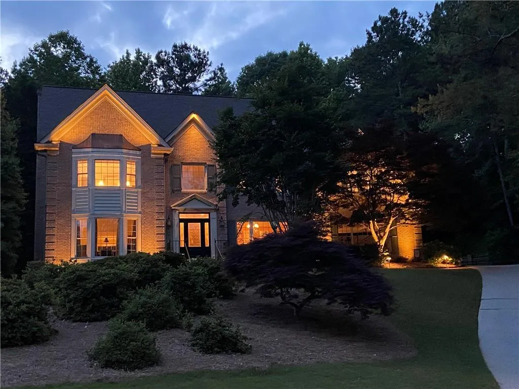 7740 Dunvegan Close, Sandy Springs, Georgia 30350, 4 Bedrooms Bedrooms, ,4 BathroomsBathrooms,Residential,Sold,7740 Dunvegan Close,6881750