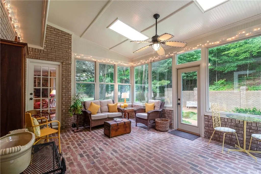 7740 Dunvegan Close, Sandy Springs, Georgia 30350, 4 Bedrooms Bedrooms, ,4 BathroomsBathrooms,Residential,Sold,7740 Dunvegan Close,6881750