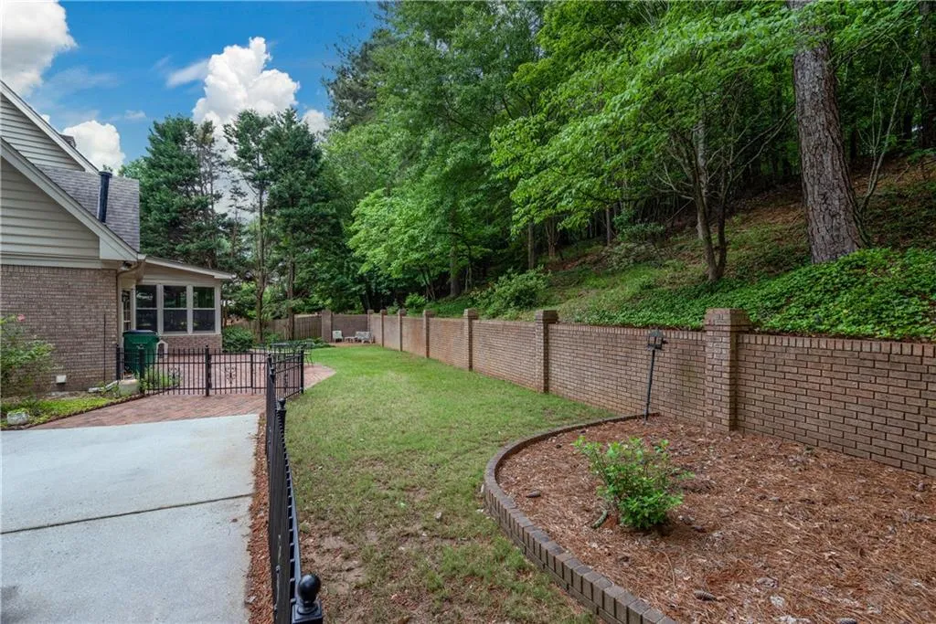 7740 Dunvegan Close, Sandy Springs, Georgia 30350, 4 Bedrooms Bedrooms, ,4 BathroomsBathrooms,Residential,Sold,7740 Dunvegan Close,6881750