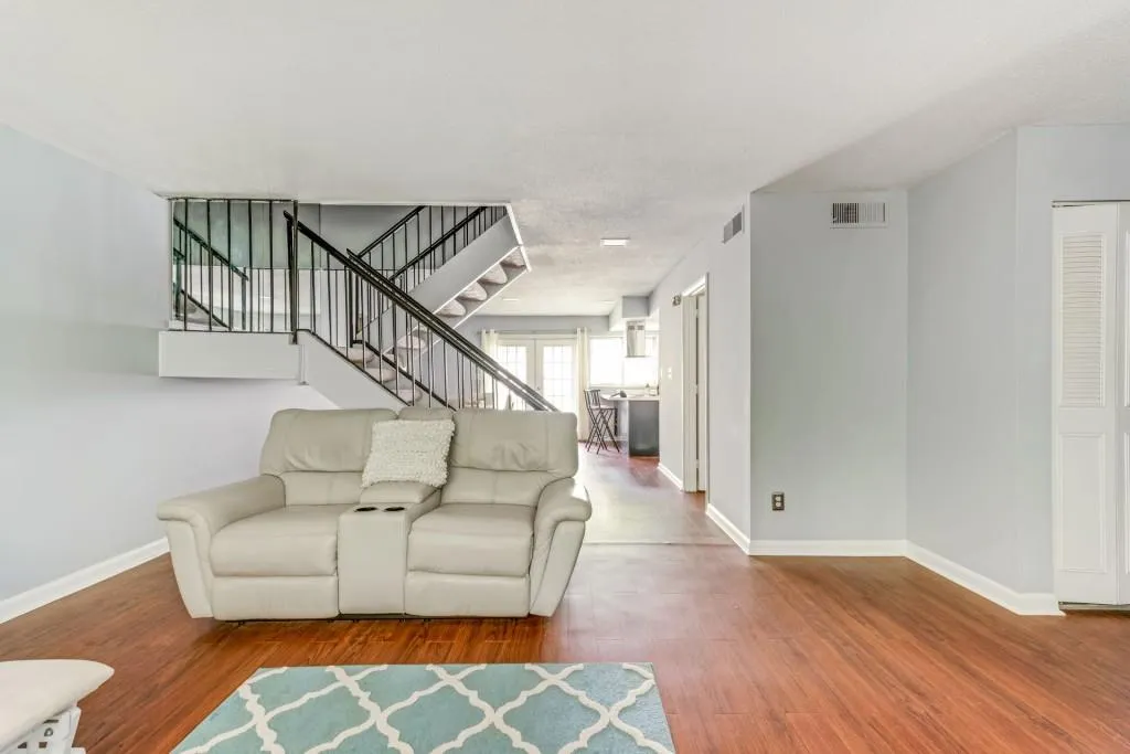 7150 Stonington Drive, Sandy Springs, Georgia 30328, 2 Bedrooms Bedrooms, ,2 BathroomsBathrooms,Residential,Sold,7150 Stonington Drive,6002413