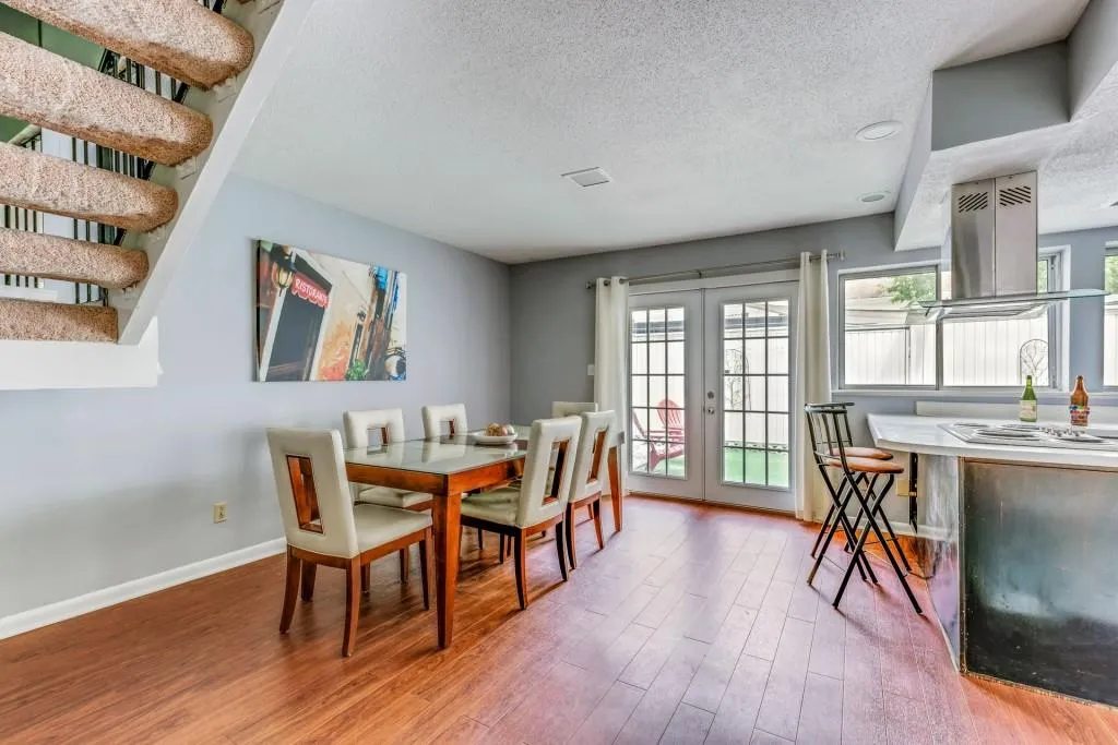 7150 Stonington Drive, Sandy Springs, Georgia 30328, 2 Bedrooms Bedrooms, ,2 BathroomsBathrooms,Residential,Sold,7150 Stonington Drive,6002413