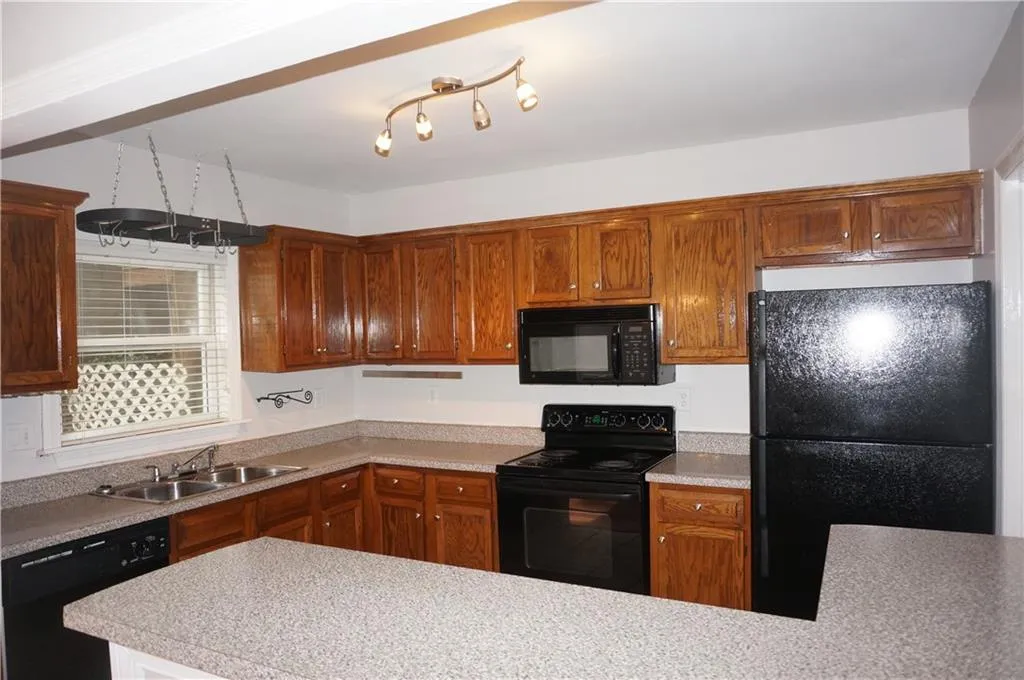 7500 Roswell Road Unit 63, Sandy Springs, Georgia 30350, 2 Bedrooms Bedrooms, ,2 BathroomsBathrooms,Residential,Sold,7500 Roswell Road Unit 63,5893879