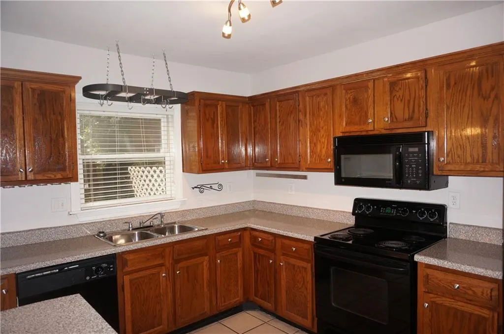 7500 Roswell Road Unit 63, Sandy Springs, Georgia 30350, 2 Bedrooms Bedrooms, ,2 BathroomsBathrooms,Residential,Sold,7500 Roswell Road Unit 63,5893879