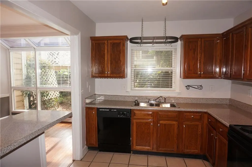 7500 Roswell Road Unit 63, Sandy Springs, Georgia 30350, 2 Bedrooms Bedrooms, ,2 BathroomsBathrooms,Residential,Sold,7500 Roswell Road Unit 63,5893879