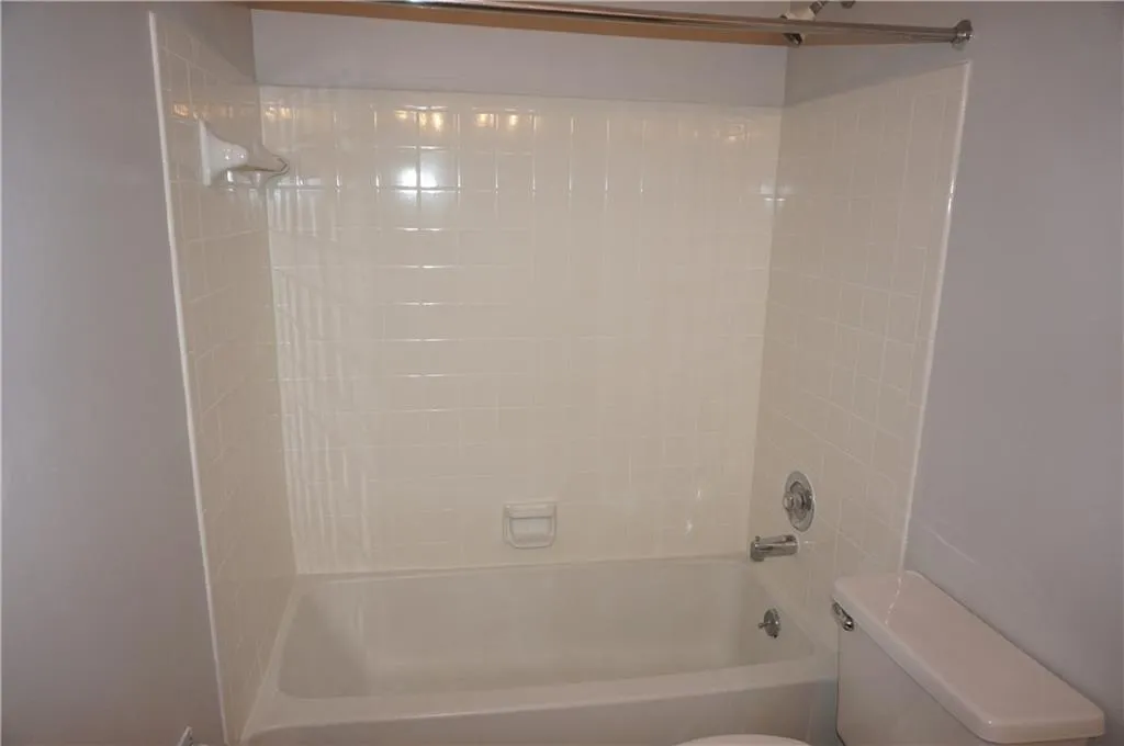 7500 Roswell Road Unit 63, Sandy Springs, Georgia 30350, 2 Bedrooms Bedrooms, ,2 BathroomsBathrooms,Residential,Sold,7500 Roswell Road Unit 63,5893879