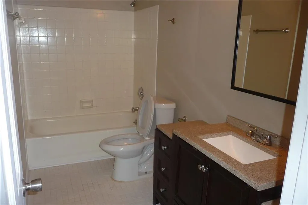270 Winding River Drive Unit C, Sandy Springs, Georgia 30350, 2 Bedrooms Bedrooms, ,2 BathroomsBathrooms,Residential,Sold,270 Winding River Drive Unit C,6596793