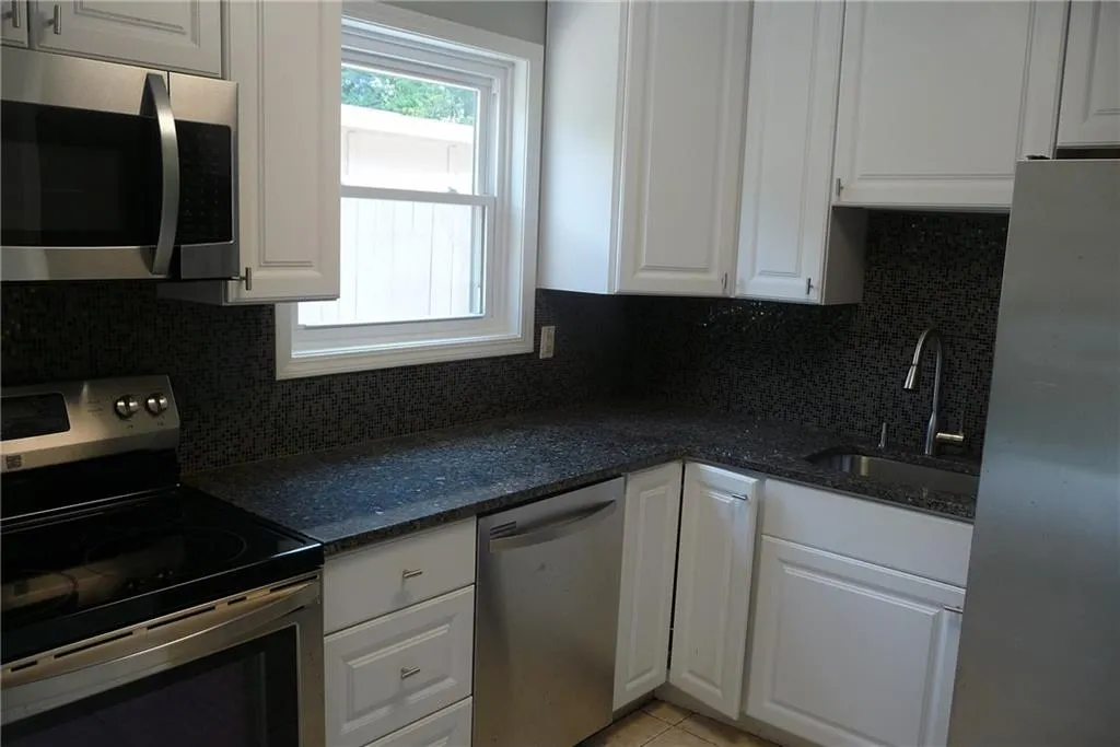 270 Winding River Drive Unit C, Sandy Springs, Georgia 30350, 2 Bedrooms Bedrooms, ,2 BathroomsBathrooms,Residential,Sold,270 Winding River Drive Unit C,6596793