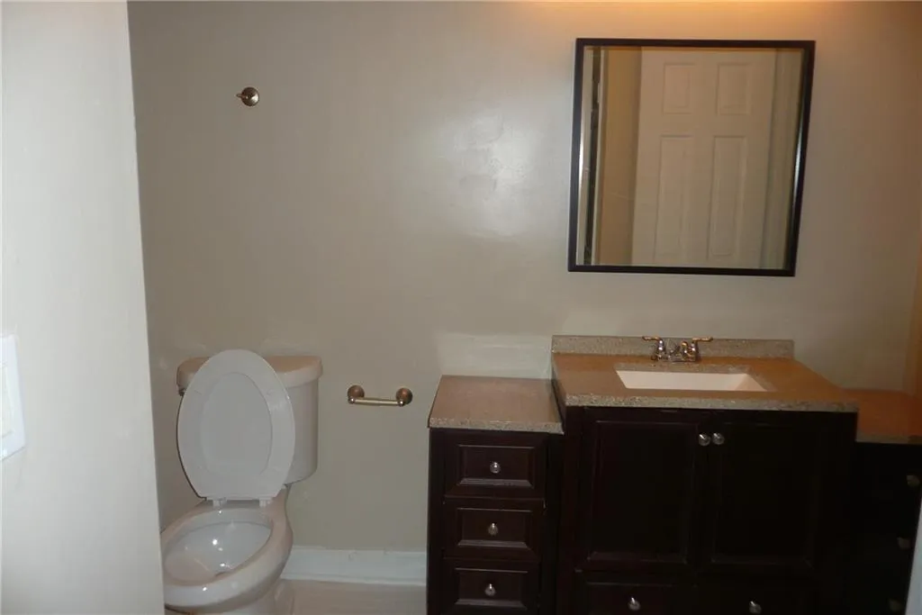 270 Winding River Drive Unit C, Sandy Springs, Georgia 30350, 2 Bedrooms Bedrooms, ,2 BathroomsBathrooms,Residential,Sold,270 Winding River Drive Unit C,6596793