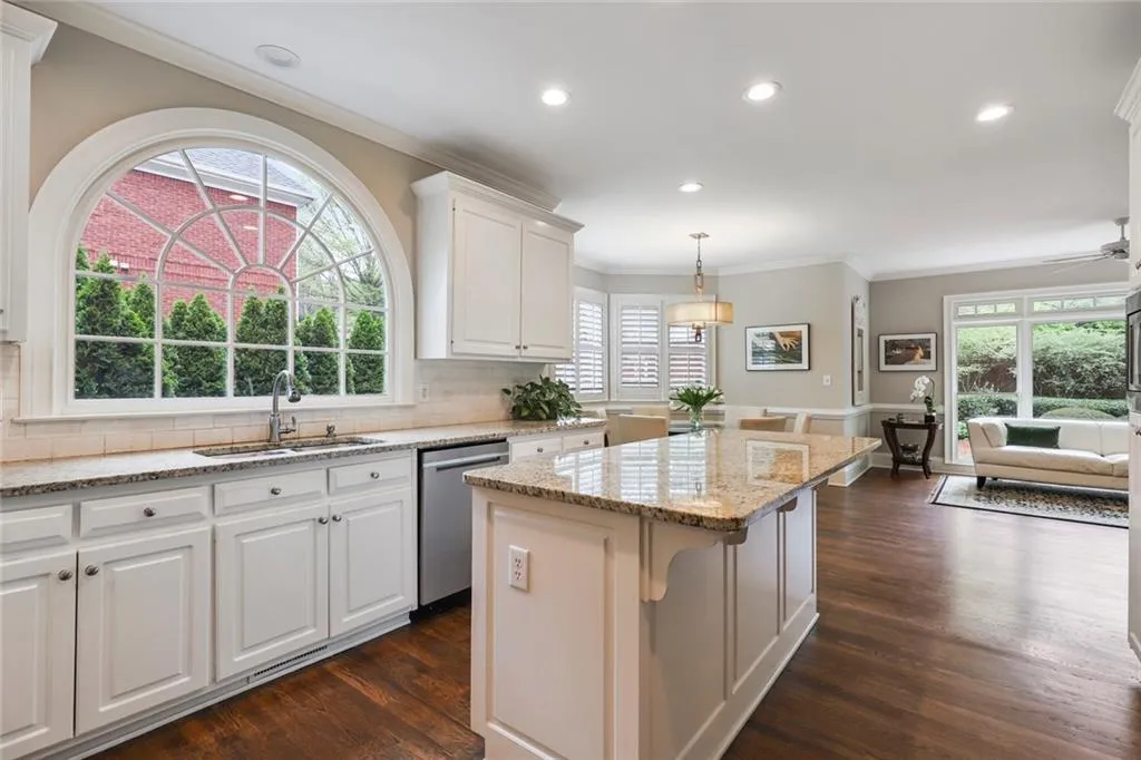 315 Nesbit Downs Court, Sandy Springs, Georgia 30350, 4 Bedrooms Bedrooms, ,5 BathroomsBathrooms,Residential,Sold,315 Nesbit Downs Court,7037571