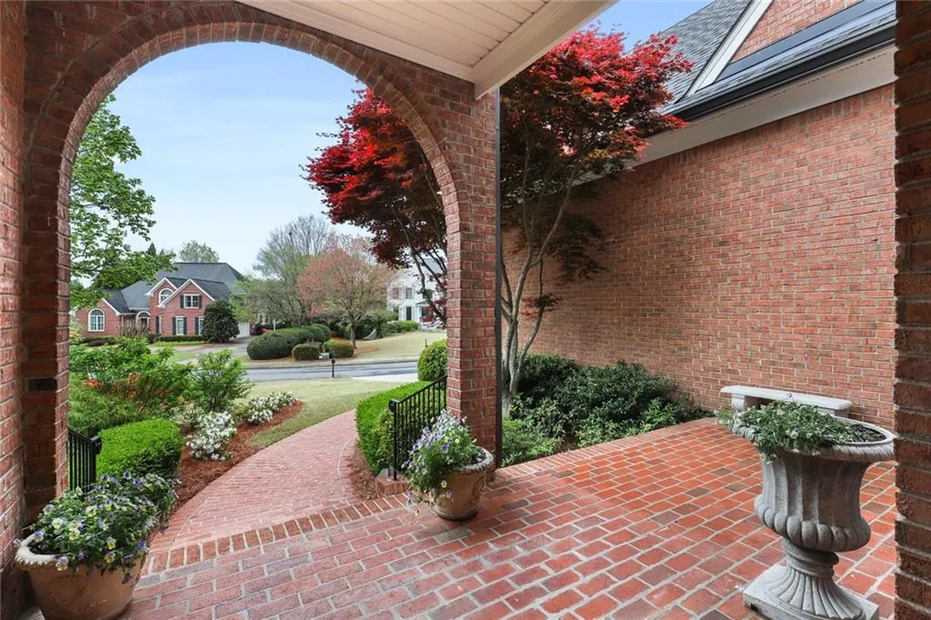 315 Nesbit Downs Court, Sandy Springs, Georgia 30350, 4 Bedrooms Bedrooms, ,5 BathroomsBathrooms,Residential,Sold,315 Nesbit Downs Court,7037571