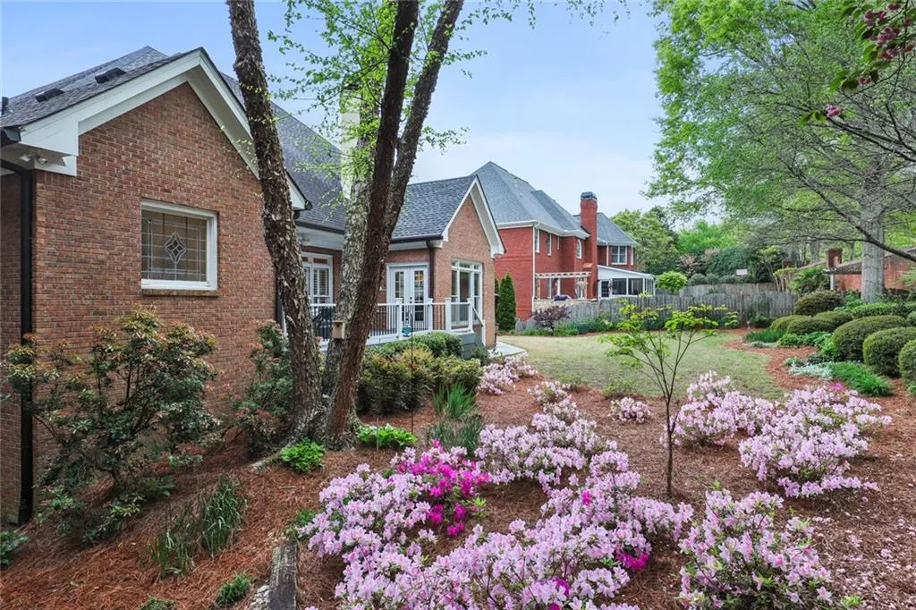 315 Nesbit Downs Court, Sandy Springs, Georgia 30350, 4 Bedrooms Bedrooms, ,5 BathroomsBathrooms,Residential,Sold,315 Nesbit Downs Court,7037571