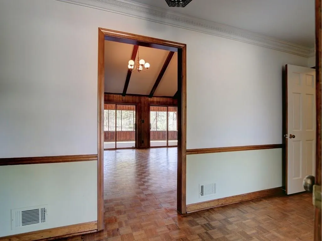 456 Riverhill Drive, Sandy Springs, Georgia 30328, 3 Bedrooms Bedrooms, ,2 BathroomsBathrooms,Residential,Sold,456 Riverhill Drive,5667012