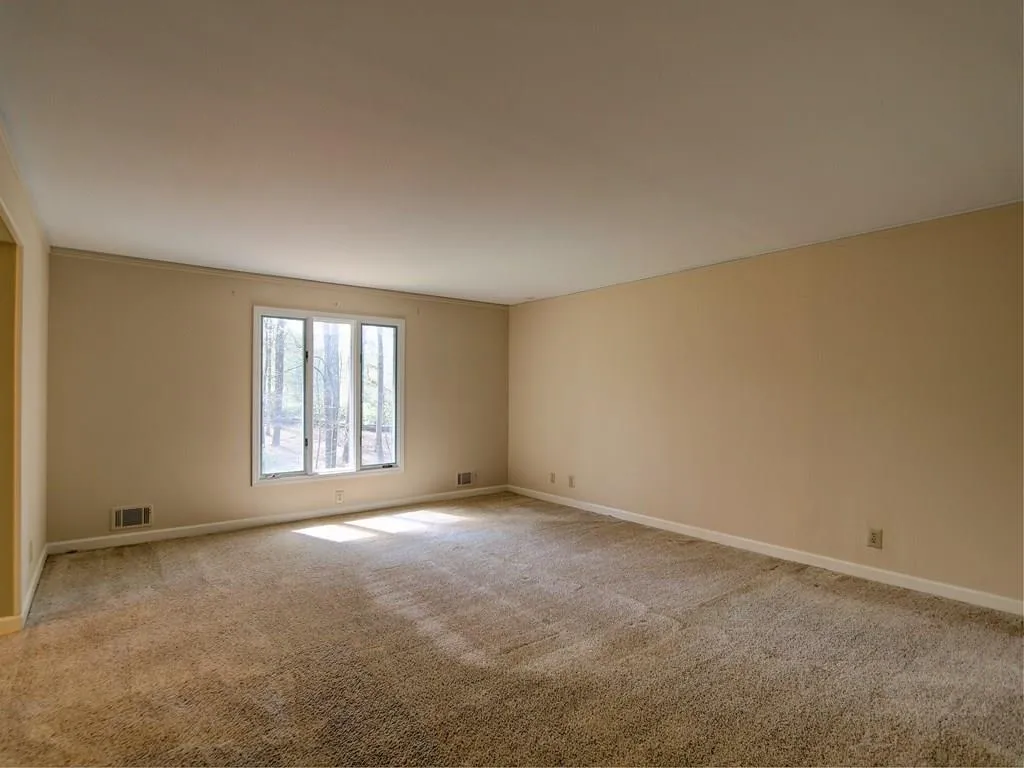 456 Riverhill Drive, Sandy Springs, Georgia 30328, 3 Bedrooms Bedrooms, ,2 BathroomsBathrooms,Residential,Sold,456 Riverhill Drive,5667012