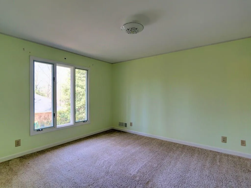 456 Riverhill Drive, Sandy Springs, Georgia 30328, 3 Bedrooms Bedrooms, ,2 BathroomsBathrooms,Residential,Sold,456 Riverhill Drive,5667012