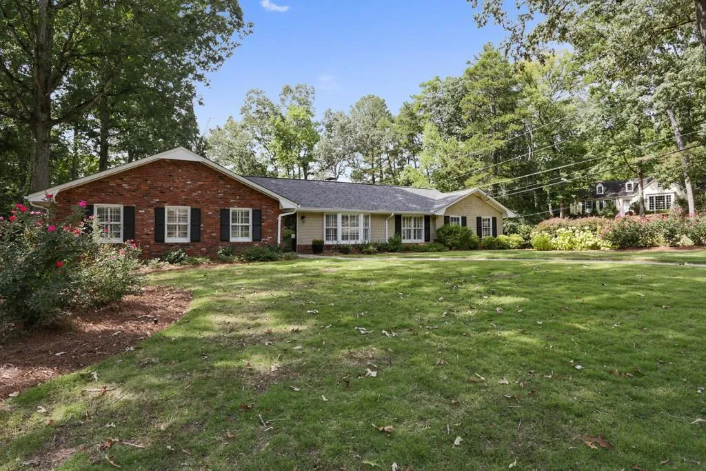 4810 Huntley Drive, Atlanta, Georgia 30342, 5 Bedrooms Bedrooms, ,3 BathroomsBathrooms,Residential,Sold,4810 Huntley Drive,5756060
