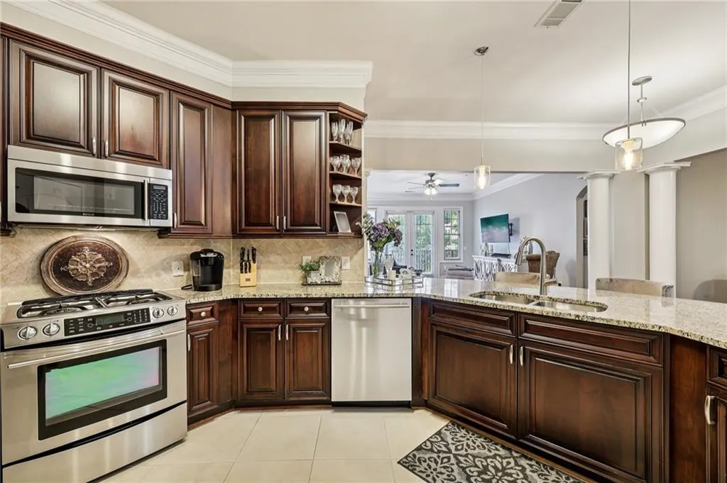 3621 Vinings Slope Se Unit 2317, Atlanta, Georgia 30339, 2 Bedrooms Bedrooms, ,2 BathroomsBathrooms,Residential,For Sale,3621 Vinings Slope Se Unit 2317,7641297