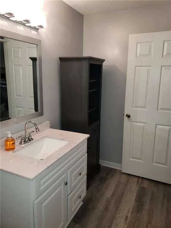 329 Granville Court, Atlanta, Georgia 30328, 1 Bedroom Bedrooms, ,1 BathroomBathrooms,Residential,Sold,329 Granville Court,6715833