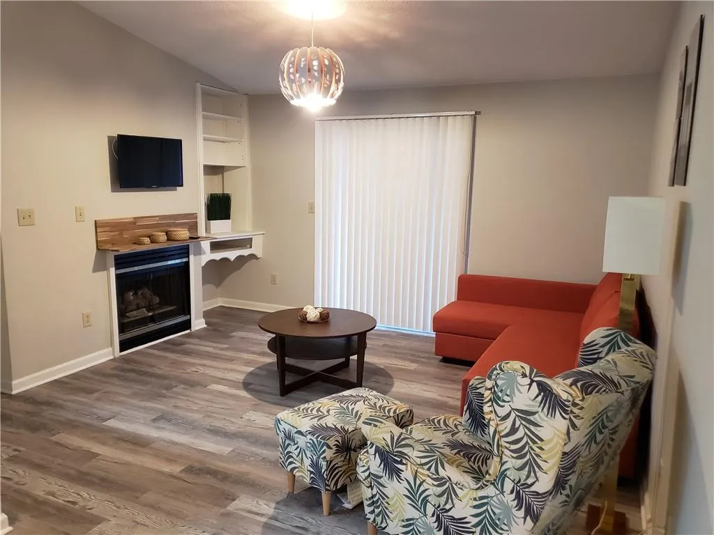 329 Granville Court, Atlanta, Georgia 30328, 1 Bedroom Bedrooms, ,1 BathroomBathrooms,Residential,Sold,329 Granville Court,6715833