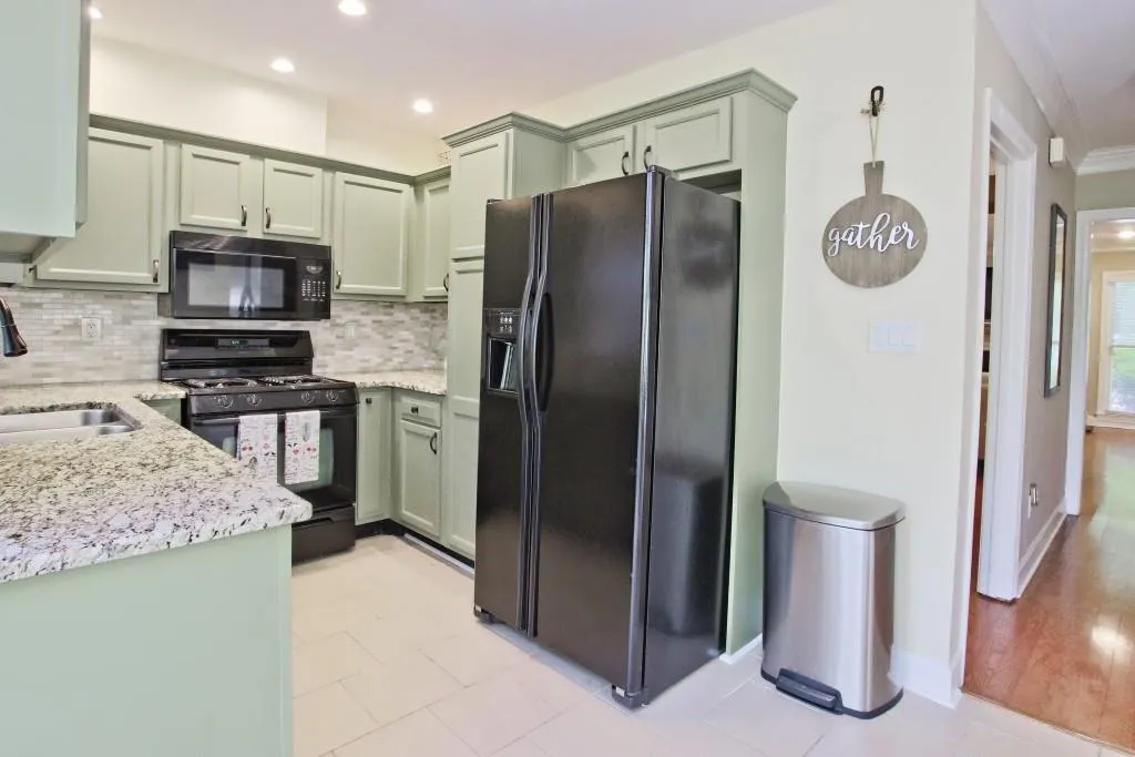 7500 Roswell Road Unit 59, Sandy Springs, Georgia 30350, 2 Bedrooms Bedrooms, ,2 BathroomsBathrooms,Residential,Sold,7500 Roswell Road Unit 59,6880487