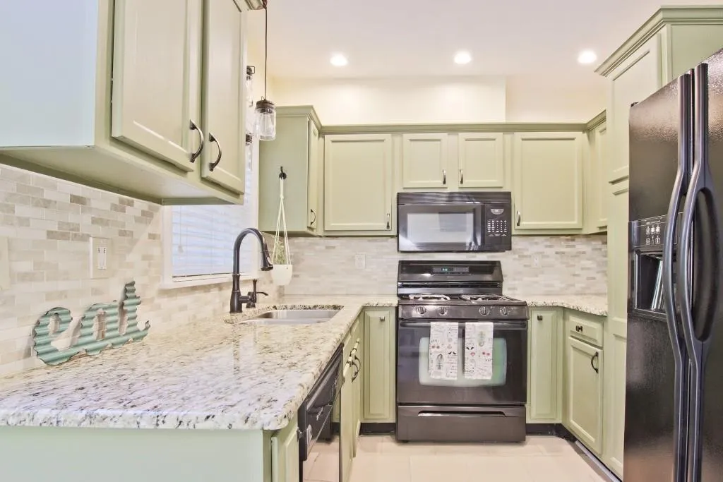 7500 Roswell Road Unit 59, Sandy Springs, Georgia 30350, 2 Bedrooms Bedrooms, ,2 BathroomsBathrooms,Residential,Sold,7500 Roswell Road Unit 59,6880487