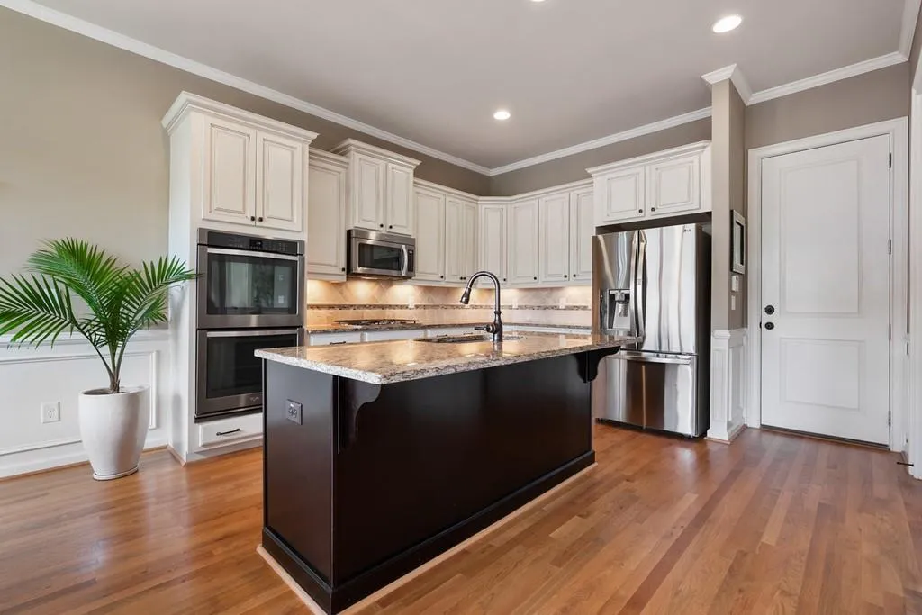 910 Acadiana Drive, Sandy Springs, Georgia 30328, 4 Bedrooms Bedrooms, ,3 BathroomsBathrooms,Residential,Sold,910 Acadiana Drive,6554416