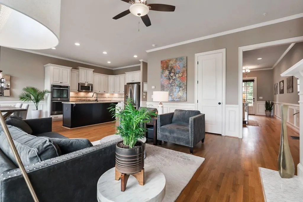 910 Acadiana Drive, Sandy Springs, Georgia 30328, 4 Bedrooms Bedrooms, ,3 BathroomsBathrooms,Residential,Sold,910 Acadiana Drive,6554416