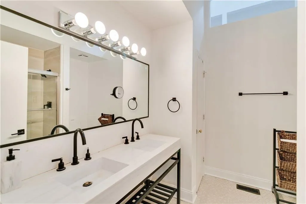 Georgia 30328, ,3 BathroomsBathrooms,Residential,For Sale,7727790