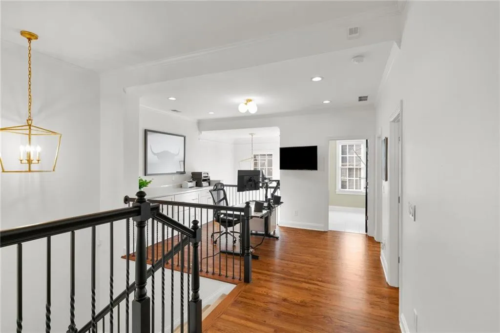 5945 Reddington Way, Atlanta, Georgia 30328, 3 Bedrooms Bedrooms, ,3 BathroomsBathrooms,Residential,For Sale,5945 Reddington Way,7679601