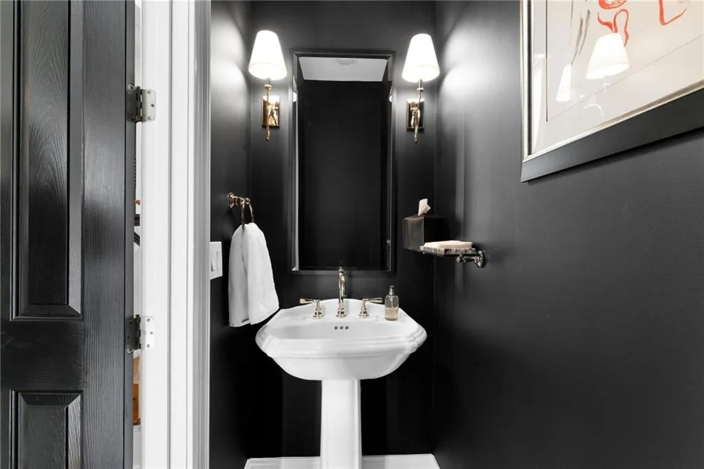 5945 Reddington Way, Atlanta, Georgia 30328, 3 Bedrooms Bedrooms, ,3 BathroomsBathrooms,Residential,For Sale,5945 Reddington Way,7679601