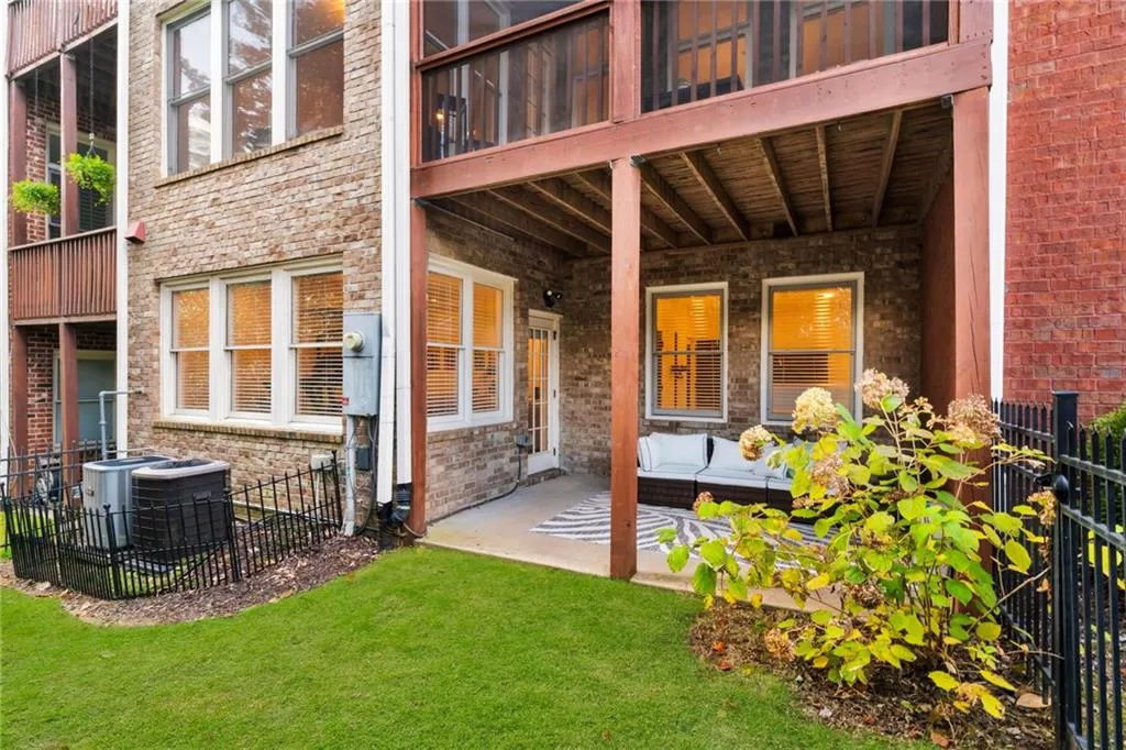 5945 Reddington Way, Atlanta, Georgia 30328, 3 Bedrooms Bedrooms, ,3 BathroomsBathrooms,Residential,For Sale,5945 Reddington Way,7679601