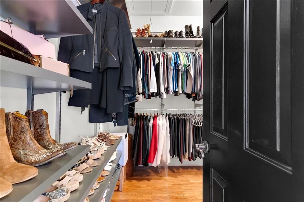 5945 Reddington Way, Atlanta, Georgia 30328, 3 Bedrooms Bedrooms, ,3 BathroomsBathrooms,Residential,For Sale,5945 Reddington Way,7679601