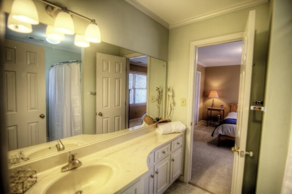 180 Marsh Glen Point, Atlanta, Georgia 30328, 5 Bedrooms Bedrooms, ,4 BathroomsBathrooms,Residential,Sold,180 Marsh Glen Point,5654182