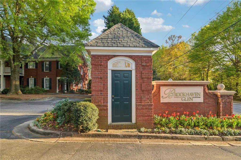 1192 Brookhaven Glen Ne, Atlanta, Georgia 30319, 3 Bedrooms Bedrooms, 0 ,3 BathroomsBathrooms,Residential,For Sale,1192 Brookhaven Glen Ne,7742815