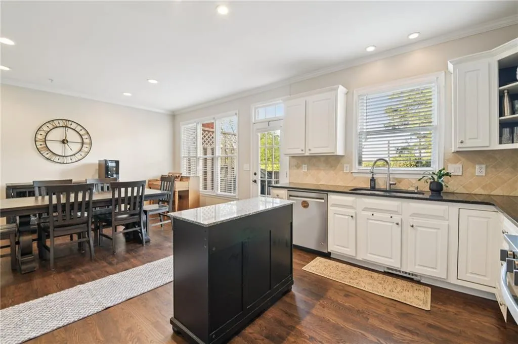1192 Brookhaven Glen Ne, Atlanta, Georgia 30319, 3 Bedrooms Bedrooms, 0 ,3 BathroomsBathrooms,Residential,For Sale,1192 Brookhaven Glen Ne,7742815