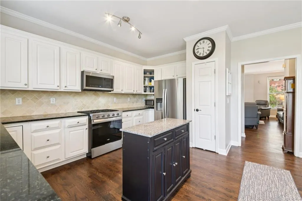 1192 Brookhaven Glen Ne, Atlanta, Georgia 30319, 3 Bedrooms Bedrooms, 0 ,3 BathroomsBathrooms,Residential,For Sale,1192 Brookhaven Glen Ne,7742815