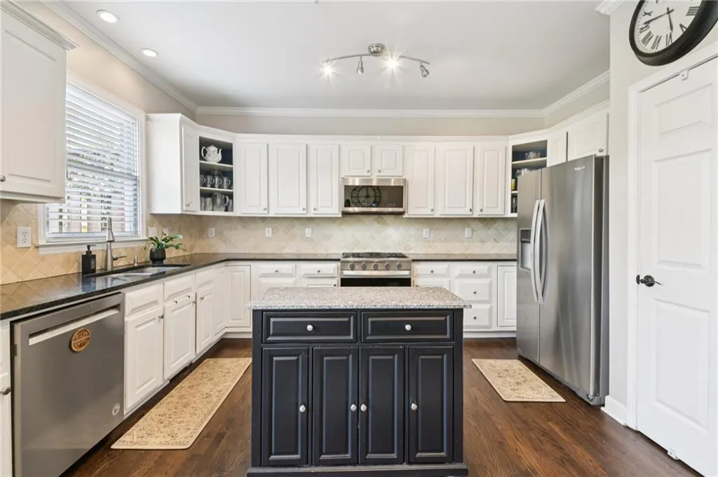 1192 Brookhaven Glen Ne, Atlanta, Georgia 30319, 3 Bedrooms Bedrooms, 0 ,3 BathroomsBathrooms,Residential,For Sale,1192 Brookhaven Glen Ne,7742815