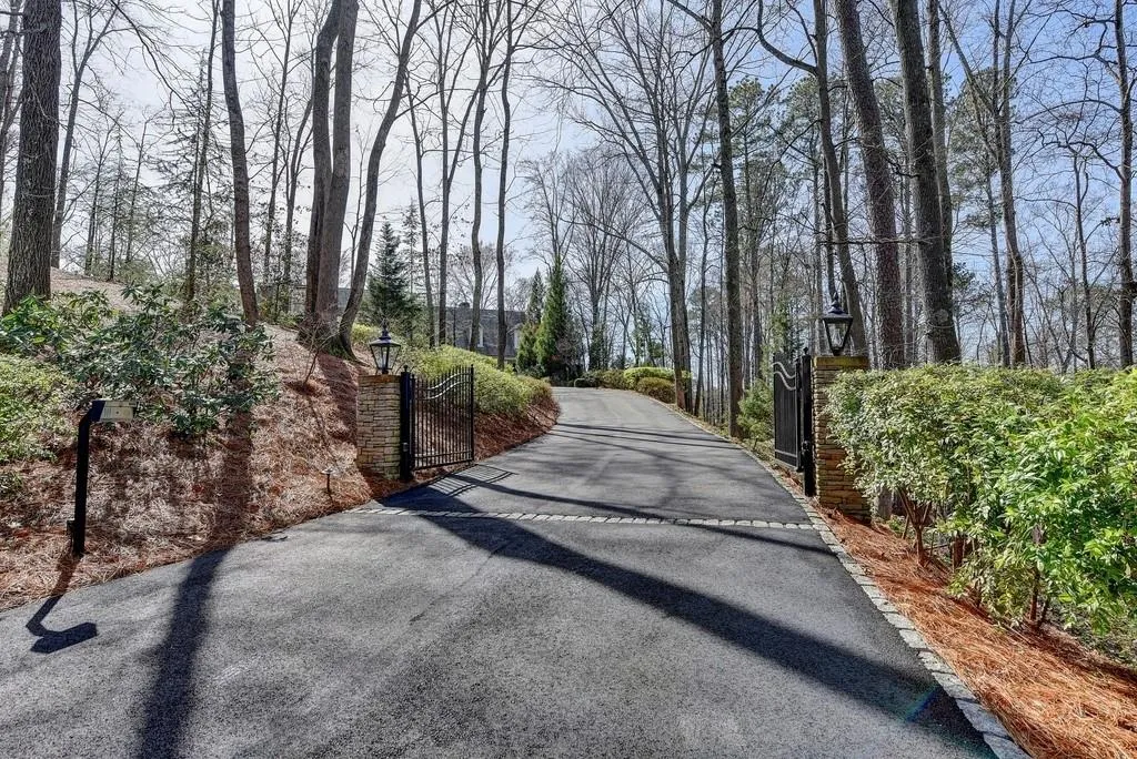 831 North Island Terrace, Atlanta, Georgia 30327, 6 Bedrooms Bedrooms, ,7 BathroomsBathrooms,Residential,Sold,831 North Island Terrace,6684823