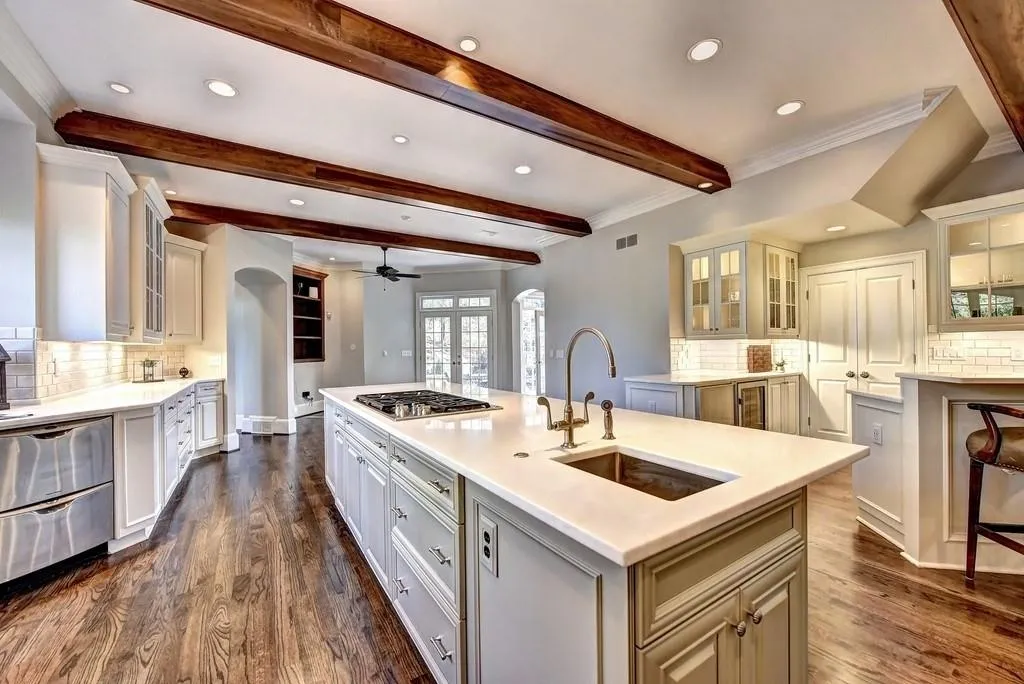 831 North Island Terrace, Atlanta, Georgia 30327, 6 Bedrooms Bedrooms, ,7 BathroomsBathrooms,Residential,Sold,831 North Island Terrace,6684823