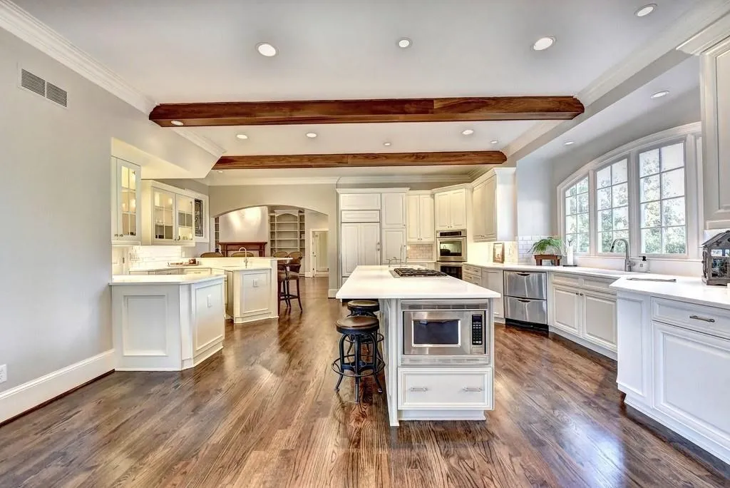 831 North Island Terrace, Atlanta, Georgia 30327, 6 Bedrooms Bedrooms, ,7 BathroomsBathrooms,Residential,Sold,831 North Island Terrace,6684823