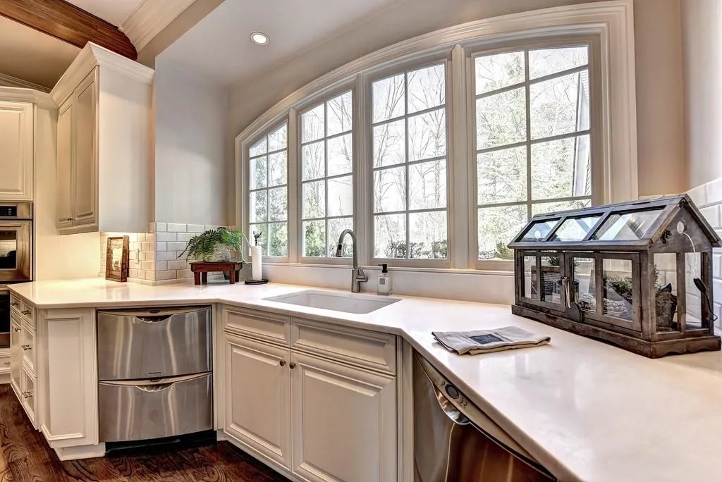 831 North Island Terrace, Atlanta, Georgia 30327, 6 Bedrooms Bedrooms, ,7 BathroomsBathrooms,Residential,Sold,831 North Island Terrace,6684823
