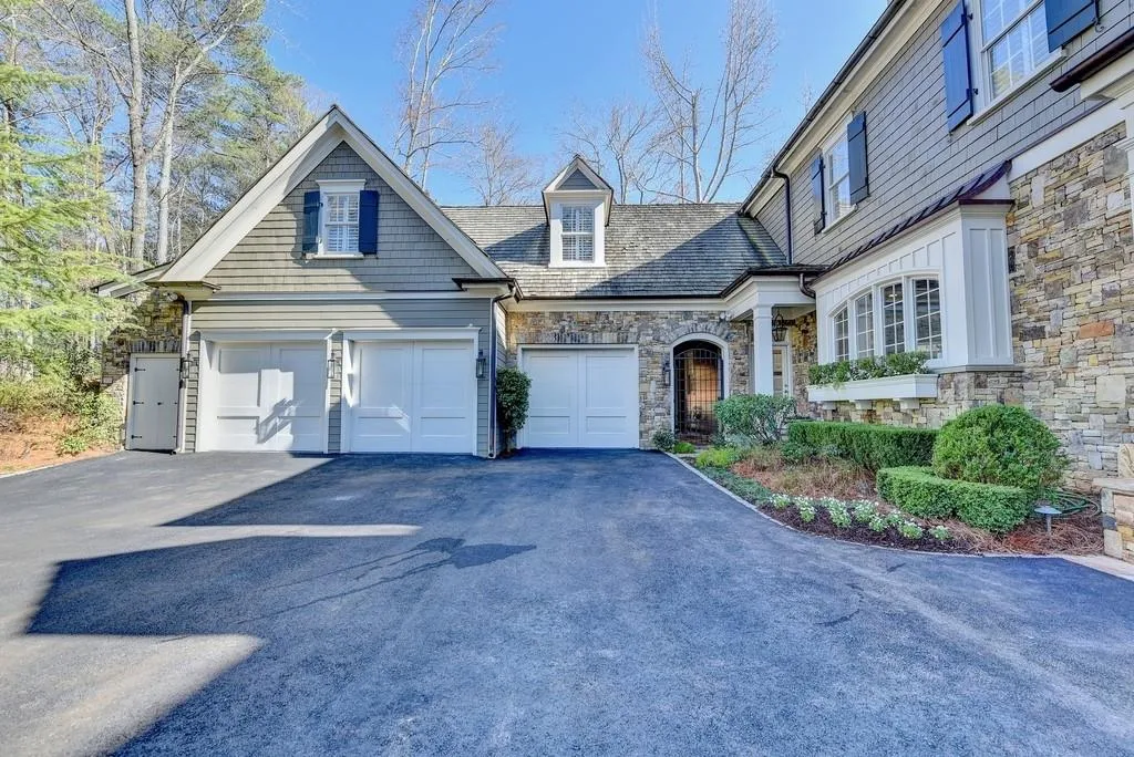 831 North Island Terrace, Atlanta, Georgia 30327, 6 Bedrooms Bedrooms, ,7 BathroomsBathrooms,Residential,Sold,831 North Island Terrace,6684823
