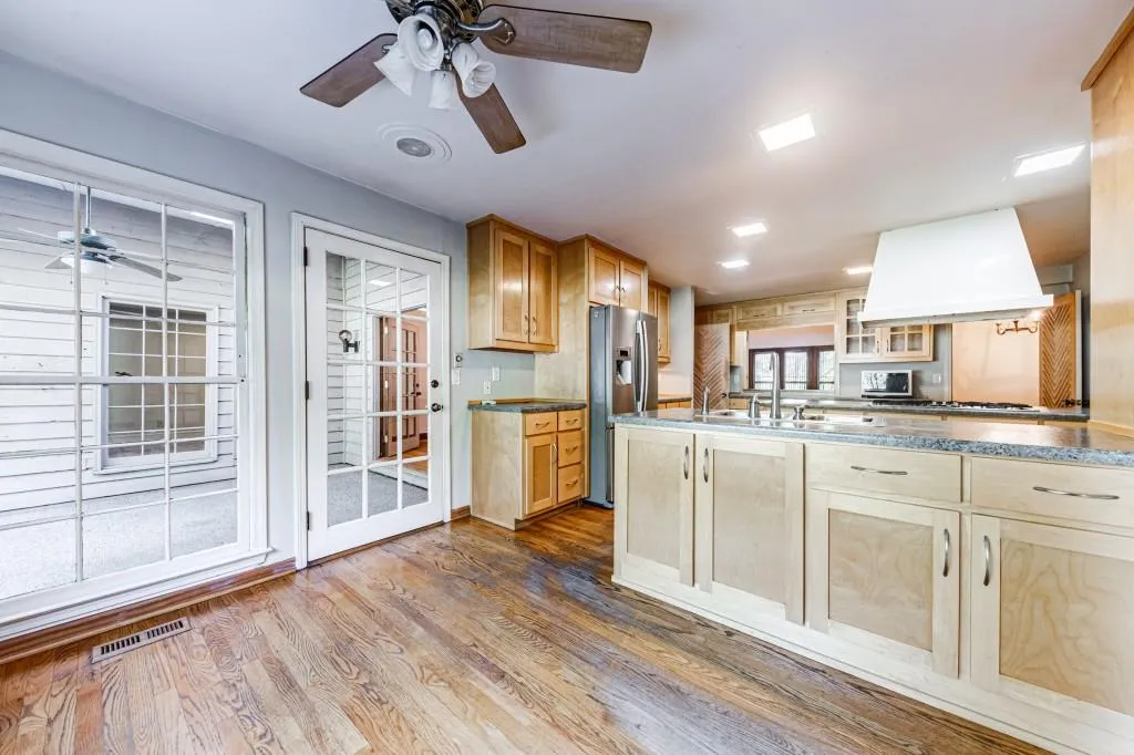 1645 Chevron Way, Sandy Springs, Georgia 30350, 4 Bedrooms Bedrooms, ,4 BathroomsBathrooms,Residential,Sold,1645 Chevron Way,6791721