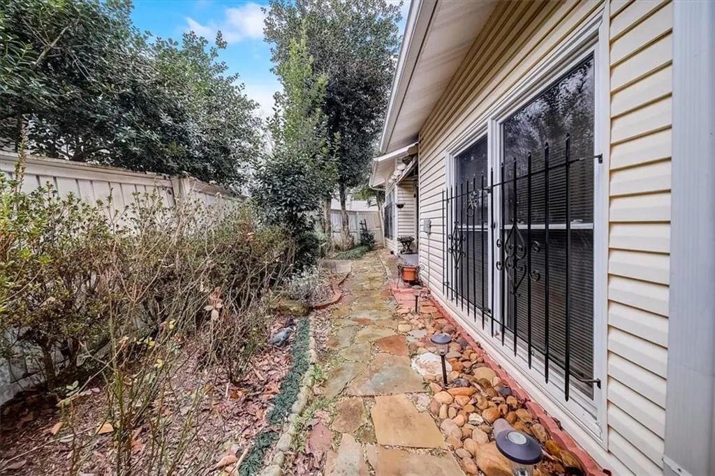 46 Waterford Court, Sandy Springs, Georgia 30328, 2 Bedrooms Bedrooms, ,2 BathroomsBathrooms,Residential,Sold,46 Waterford Court,7090201