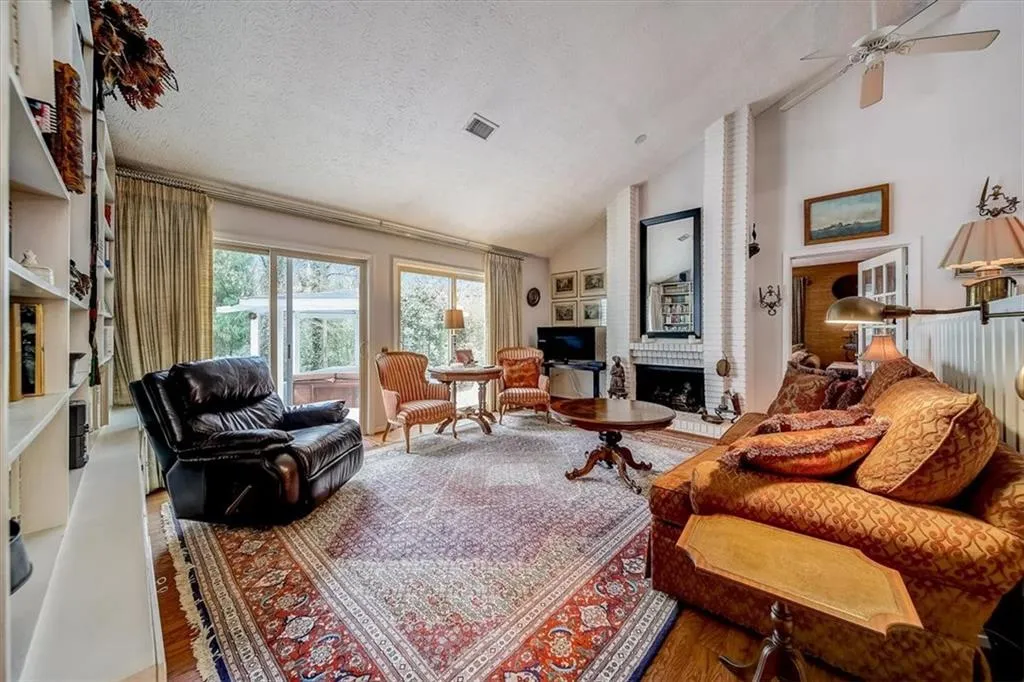 46 Waterford Court, Sandy Springs, Georgia 30328, 2 Bedrooms Bedrooms, ,2 BathroomsBathrooms,Residential,Sold,46 Waterford Court,7090201