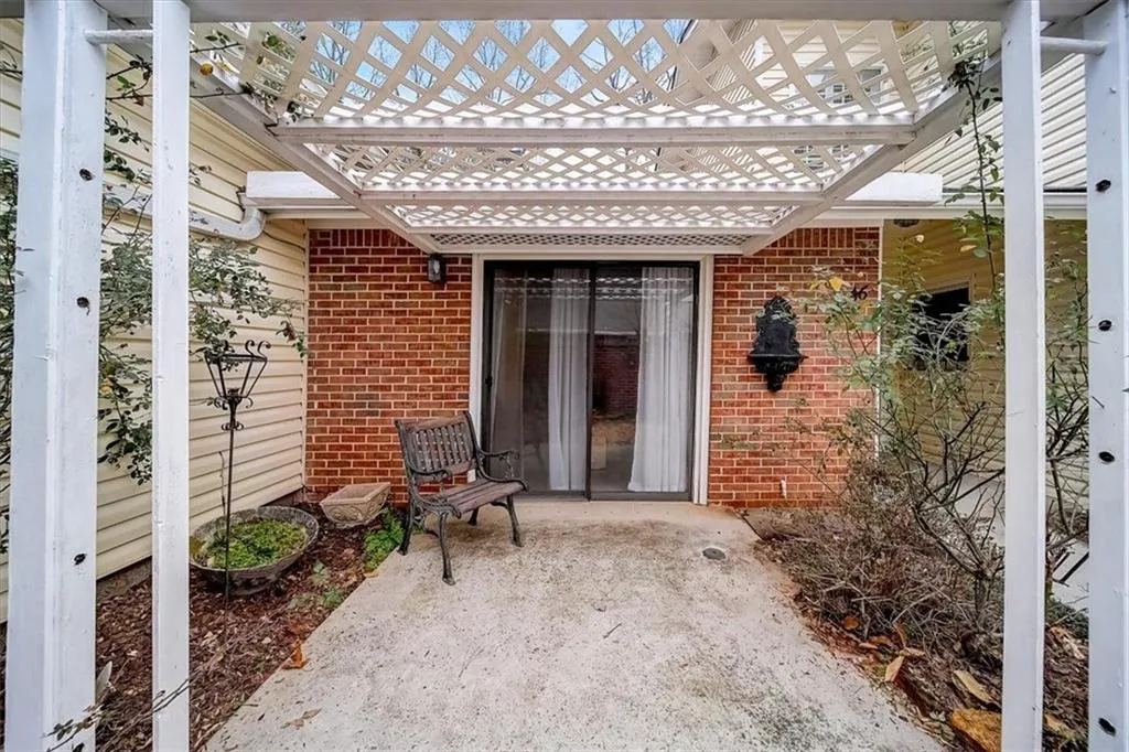 46 Waterford Court, Sandy Springs, Georgia 30328, 2 Bedrooms Bedrooms, ,2 BathroomsBathrooms,Residential,Sold,46 Waterford Court,7090201