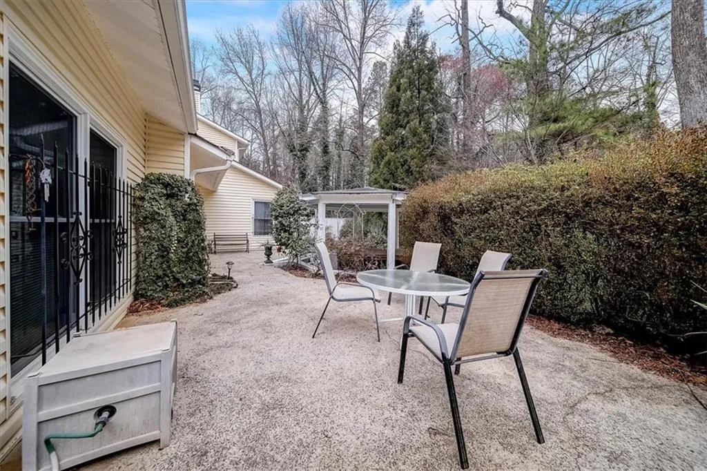 46 Waterford Court, Sandy Springs, Georgia 30328, 2 Bedrooms Bedrooms, ,2 BathroomsBathrooms,Residential,Sold,46 Waterford Court,7090201