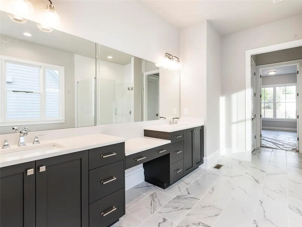 5320 Green Hill Place Ne, Atlanta, Georgia 30342, 5 Bedrooms Bedrooms, ,5 BathroomsBathrooms,Residential,Sold,5320 Green Hill Place Ne,6528475