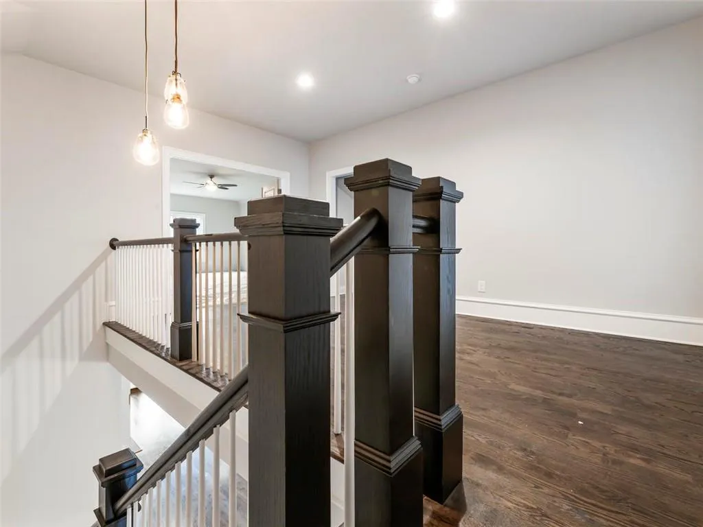 5320 Green Hill Place Ne, Atlanta, Georgia 30342, 5 Bedrooms Bedrooms, ,5 BathroomsBathrooms,Residential,Sold,5320 Green Hill Place Ne,6528475