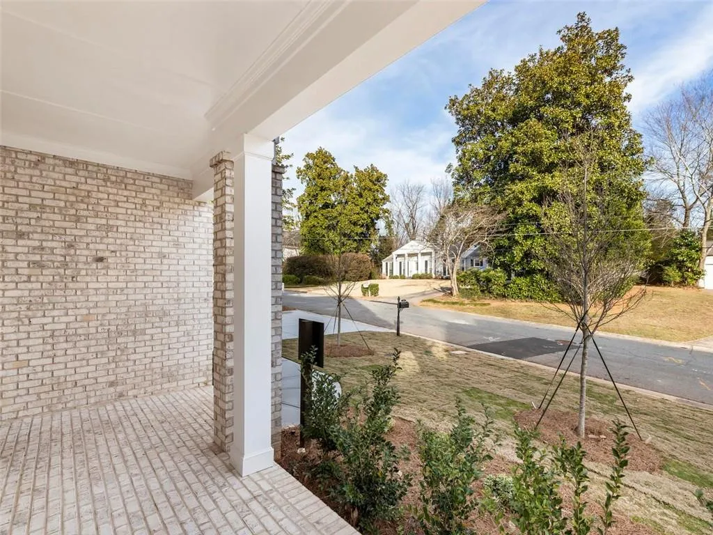 5320 Green Hill Place Ne, Atlanta, Georgia 30342, 5 Bedrooms Bedrooms, ,5 BathroomsBathrooms,Residential,Sold,5320 Green Hill Place Ne,6528475