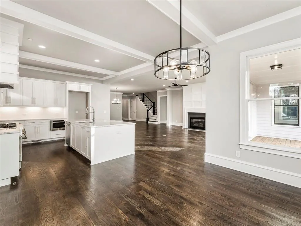 5320 Green Hill Place Ne, Atlanta, Georgia 30342, 5 Bedrooms Bedrooms, ,5 BathroomsBathrooms,Residential,Sold,5320 Green Hill Place Ne,6528475